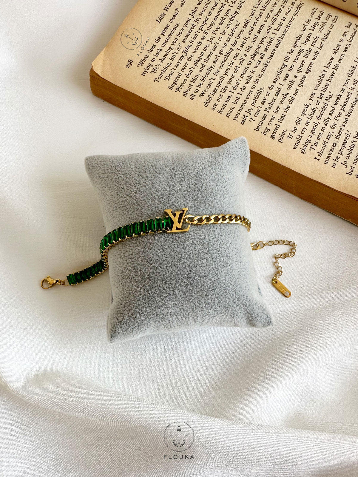 1694695397_B16-indoor-wb.jpg LV green bracelet
