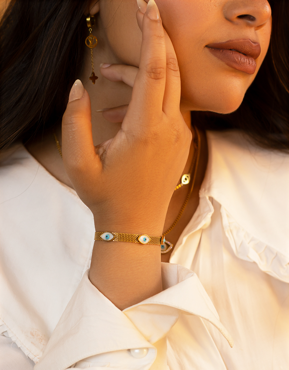 1700010700_B0020-indoor-wb.jpg eye bracelet