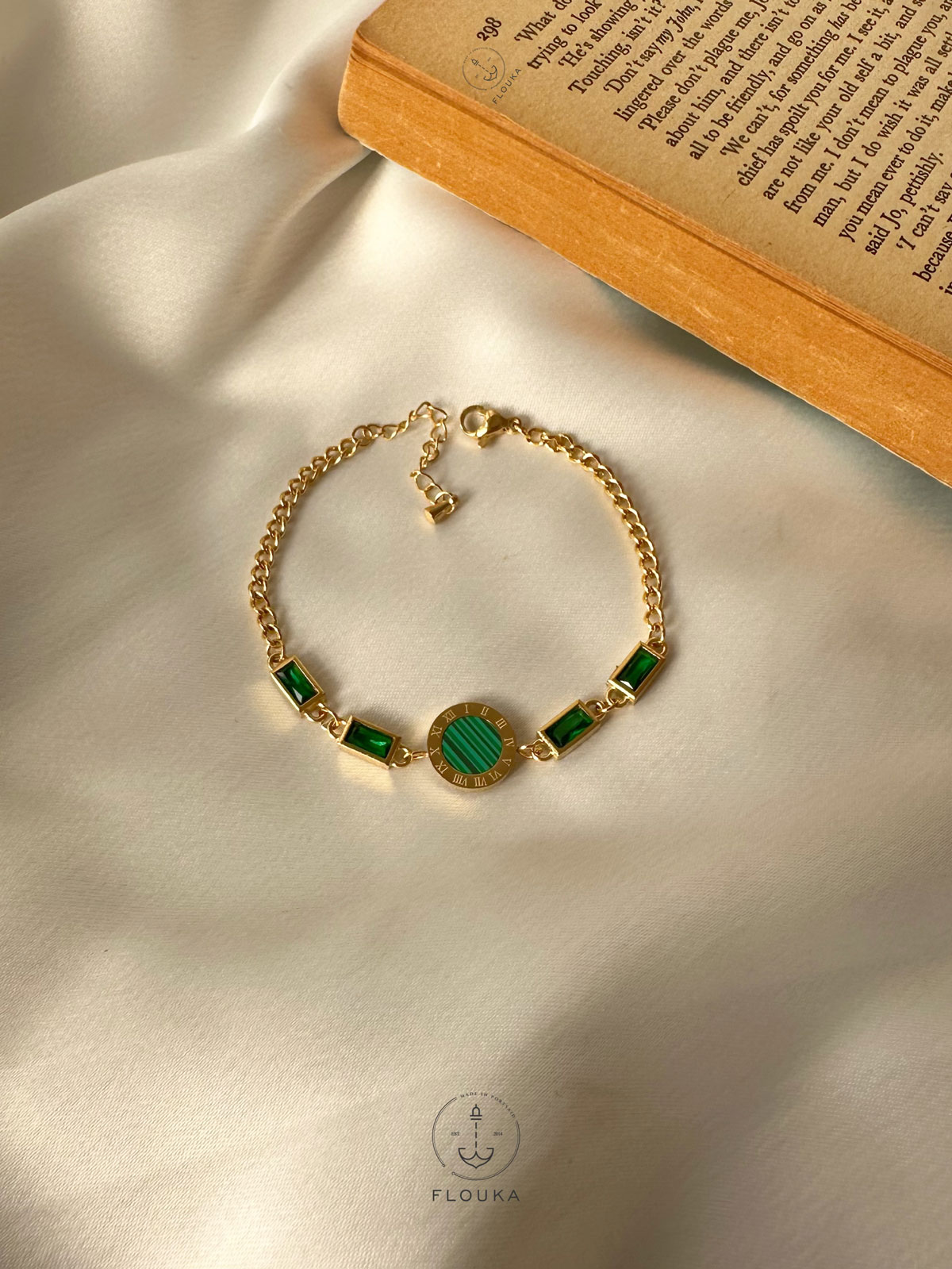 1700011101_B0010-indoor-wb.jpg green bulgari bracelet