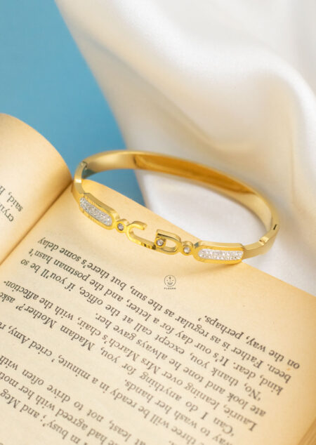 straus gold bracelet