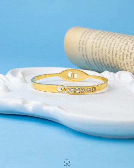 easy open white straus bracelet