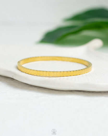 basic gold bracelet