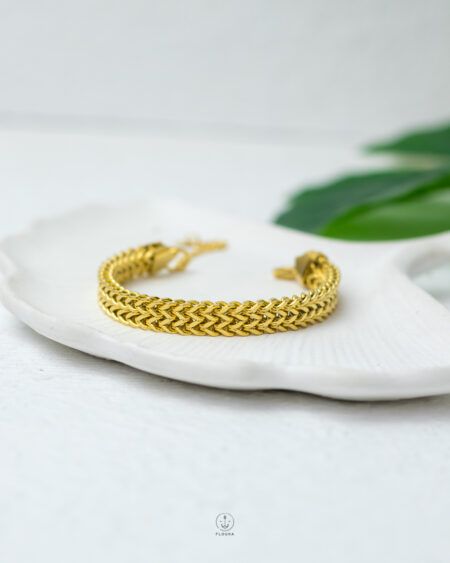 basic gold gormet bracelet