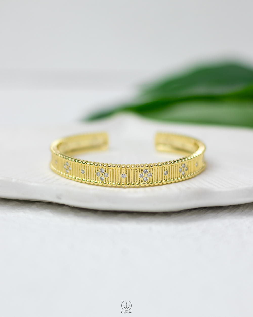 1744724588_o0551.jpg Luxury straus flower gold bracelet