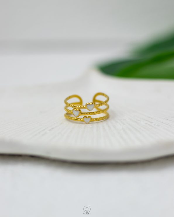 white rasin many hearts ring
