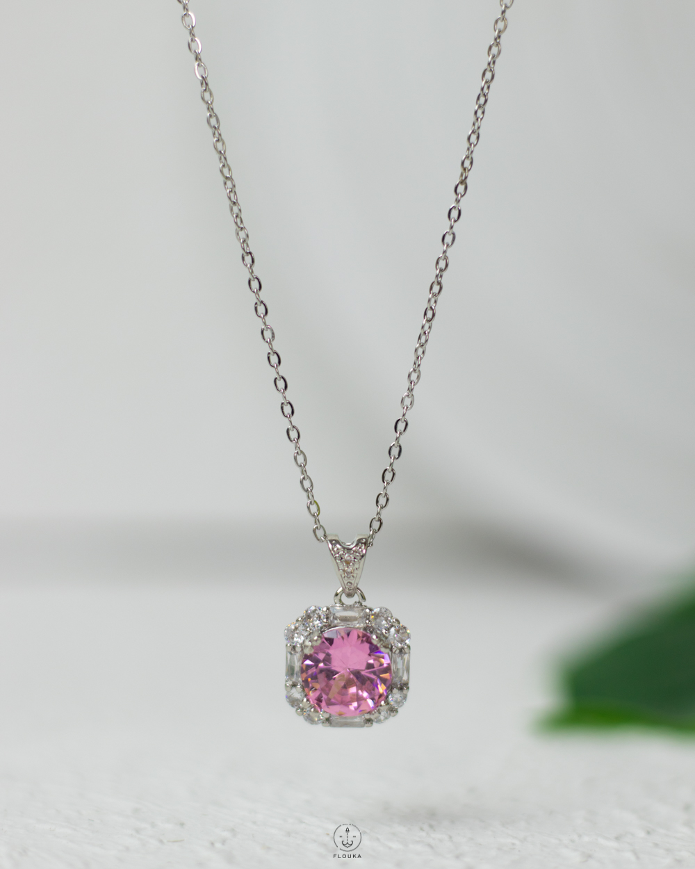 1745935716_N1455.jpg pink heart neckless