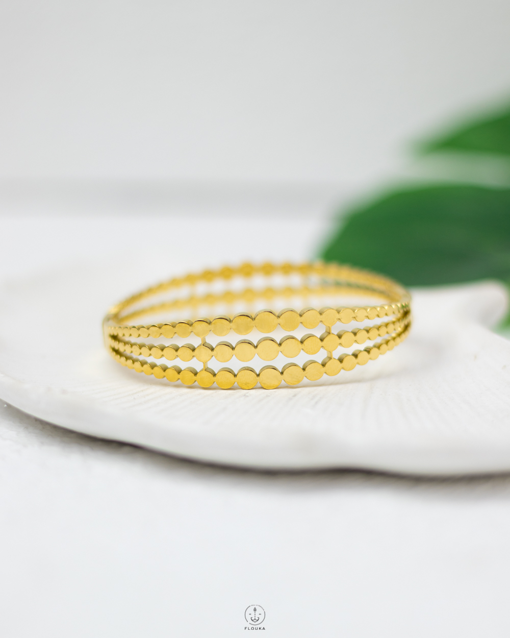 1746630736_o0582.jpg three layers ball bracelet